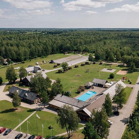 Holiday Village Suur Toell Kuressaare Buitenkant foto
